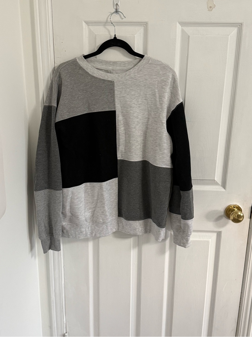 Ardene Colorblock Crewneck Sweater - Gray & Black